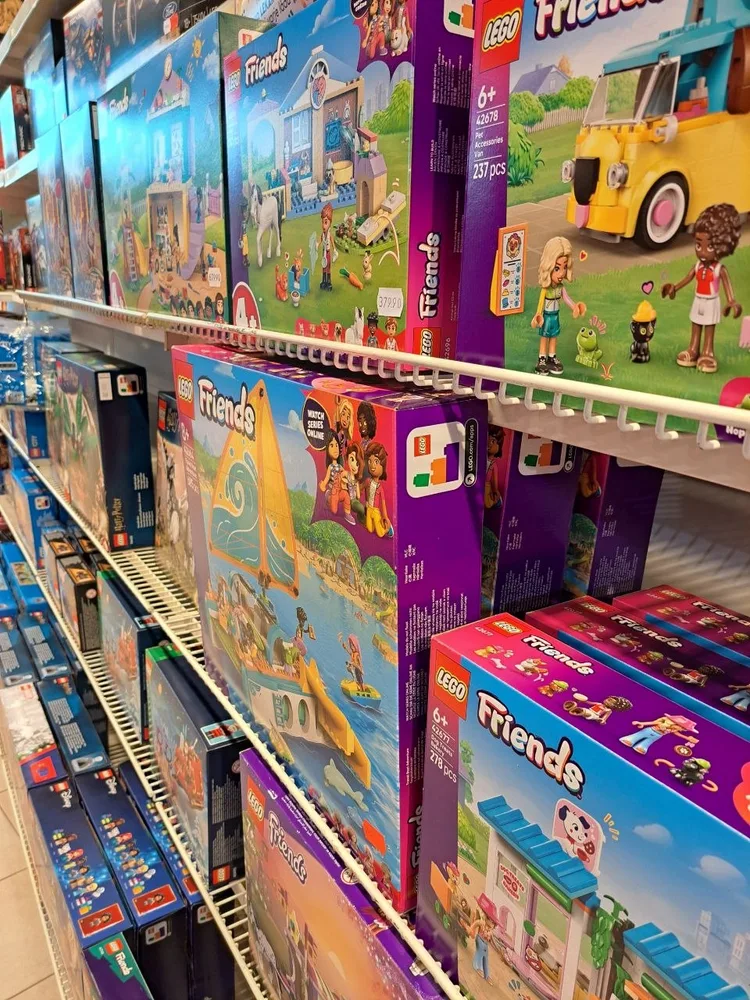 lego display shelf David Gustafsson