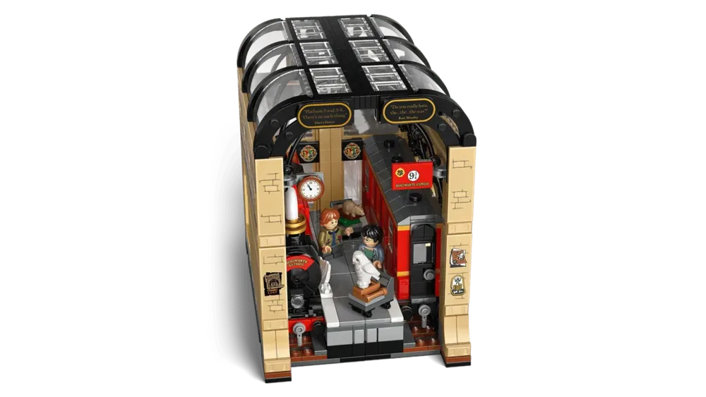 Overhead view of the Hogwarts Express Book Nook interior.