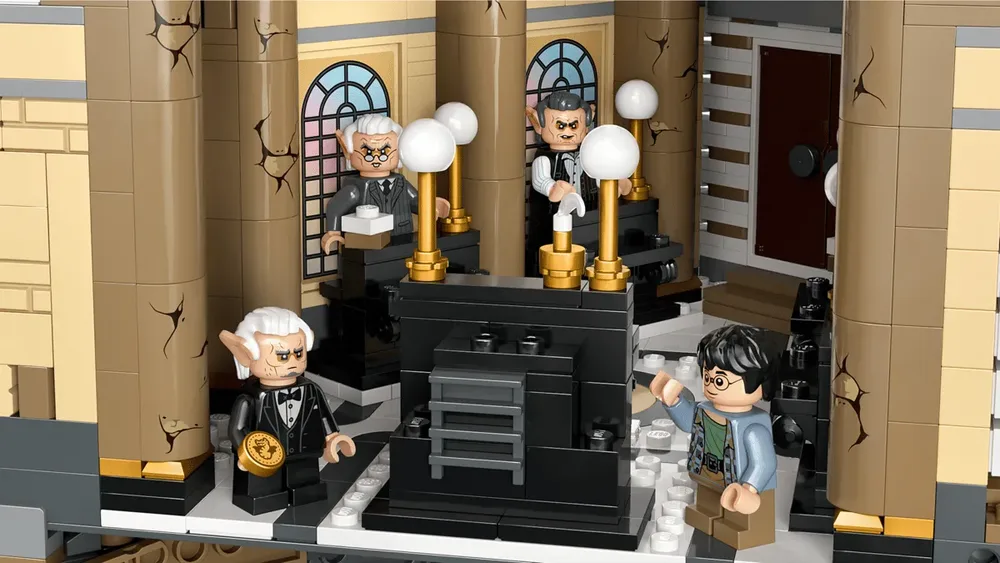 Harry Potter inside Gringotts lobby.