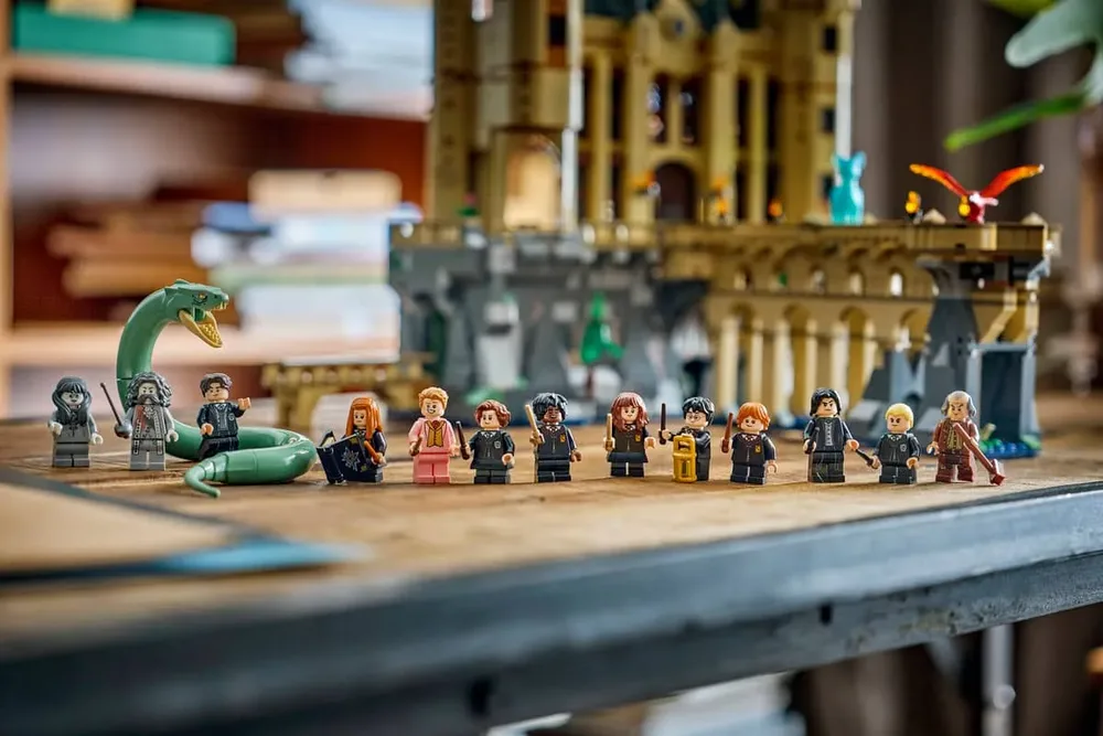 All minifigures in front of set