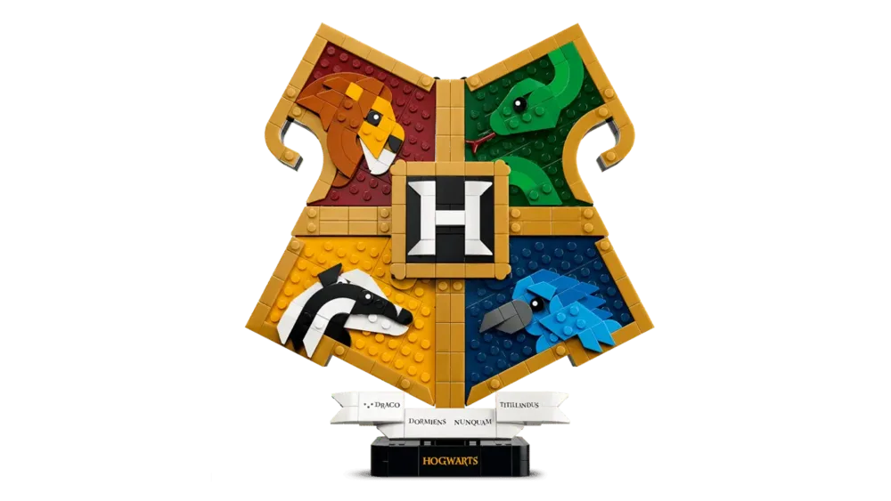 Assembled crest detail