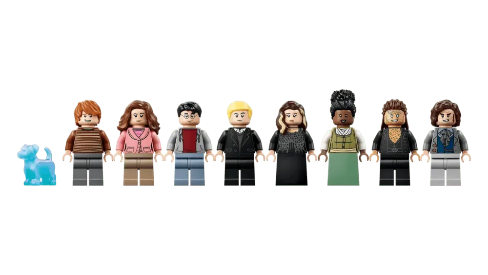 Front view of 76471 minifigures.