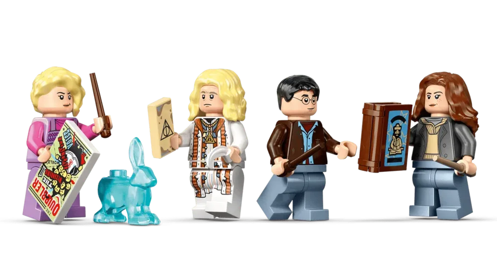 Luna Lovegood, Harry, Hermione minifigures.