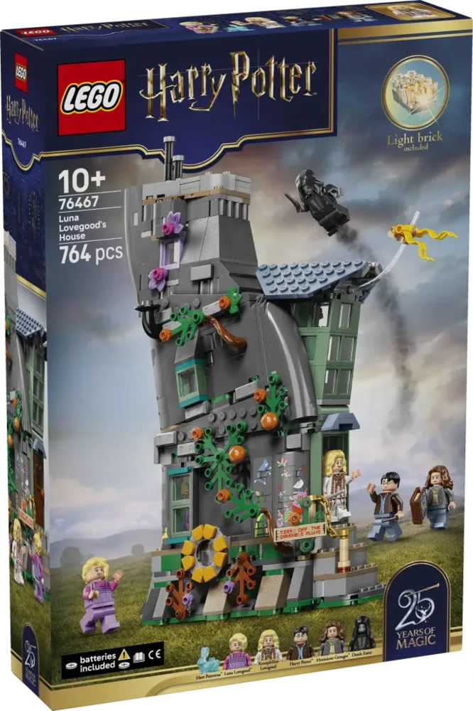 Front of the LEGO Harry Potter Luna Lovegood's House box, displaying the assembled set, minifigures, and product details like set number 76467, 764 pieces, and a 'Light brick included' icon.