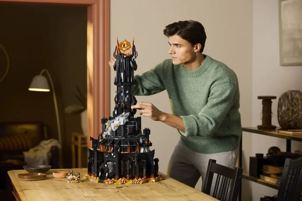Builder with Barad-dûr.