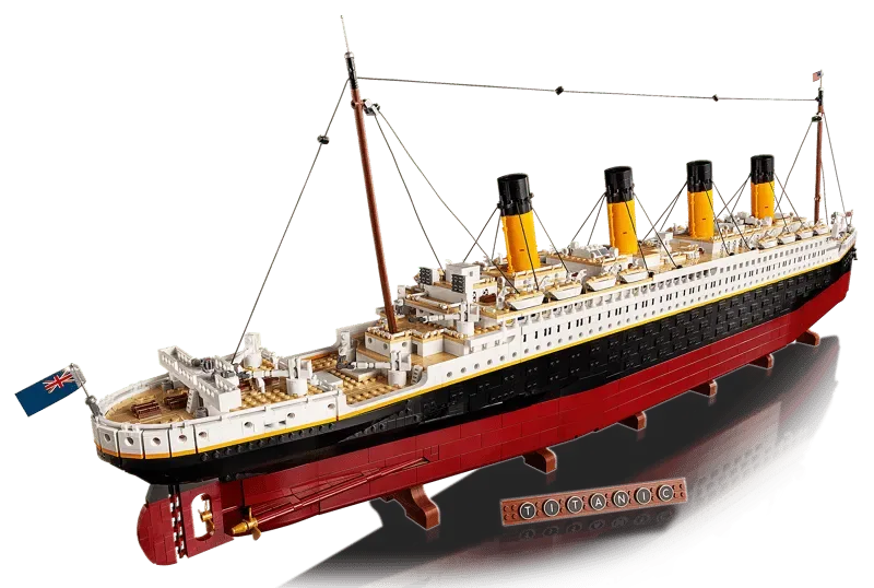 LEGO Titanic stern top-down.