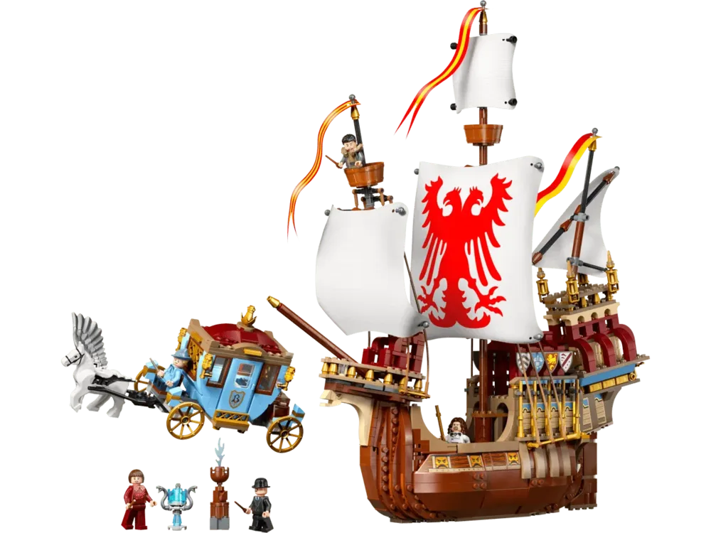 Ship, carriage, and minifigures.