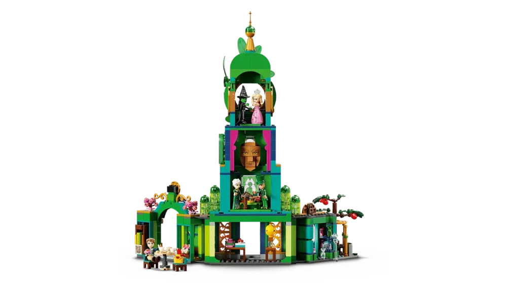Side view of Lego Emerald City 75684 interior.