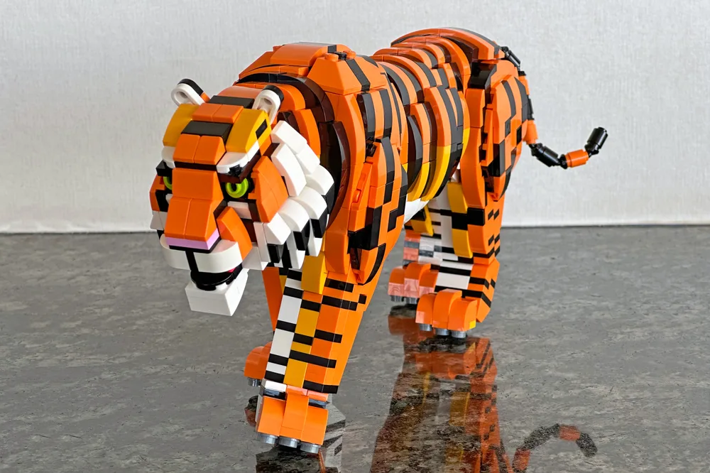 Tiger - LEGO MOC built by artist Keiichi Kamei using his unique CT Modeling technique