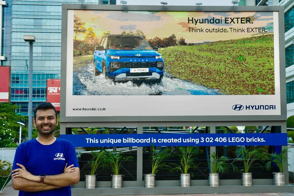 Artist Ritam Bhatnagar posing in front of his creation - the largest LEGO bricks installation of Hyundai EXTER in India Artist Ritam Bhatnagar posing in front of his creation - the largest LEGO bricks installation of Hyundai EXTER in India
