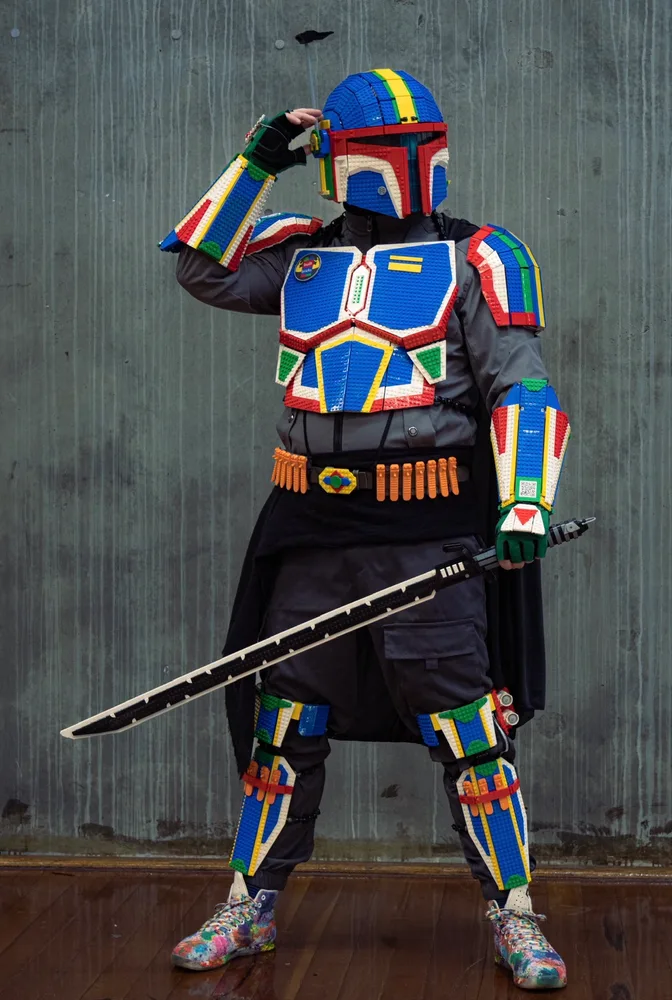 LEGOlorian New Flight Suit by MOC artist Lewis Meeny