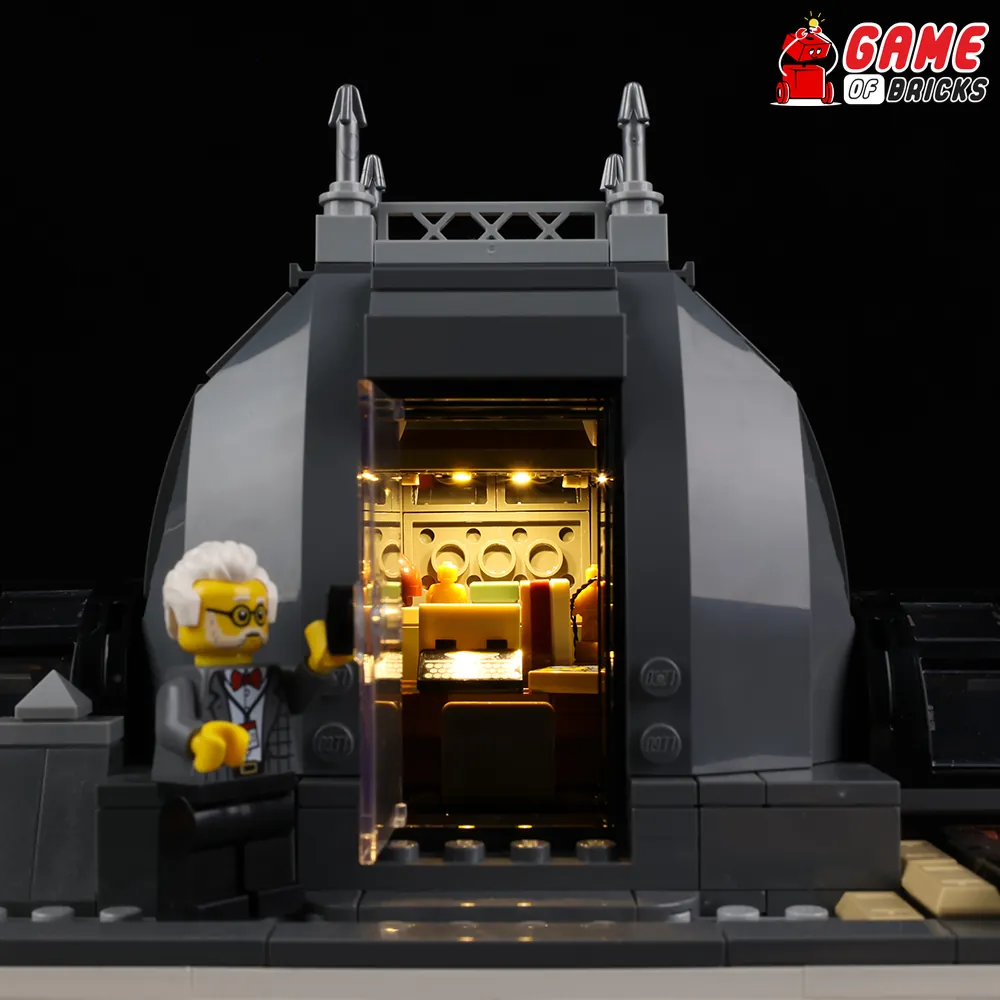Game of Bricks LED kit for LEGO Natural History Museum 10326, remote control version, expansion board in foreground