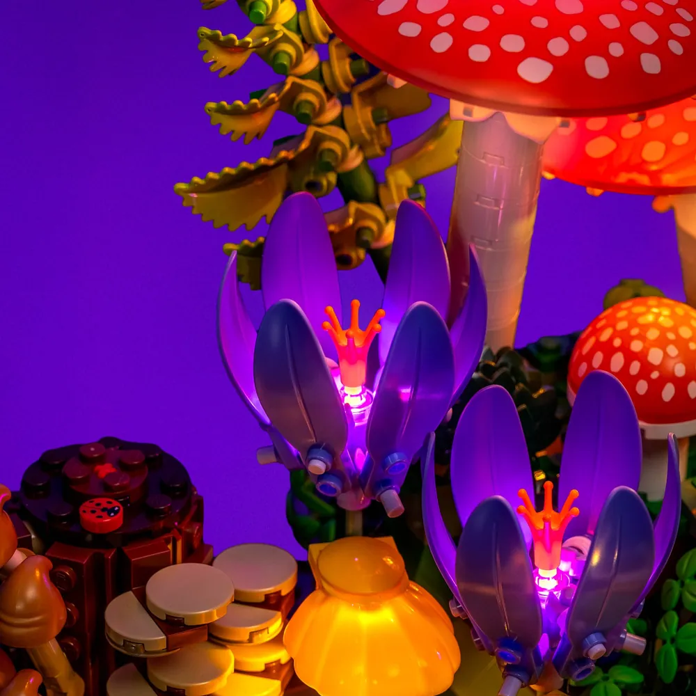 Overall ambiance with LightMyBricks kit on LEGO Woodland Mushrooms 11505