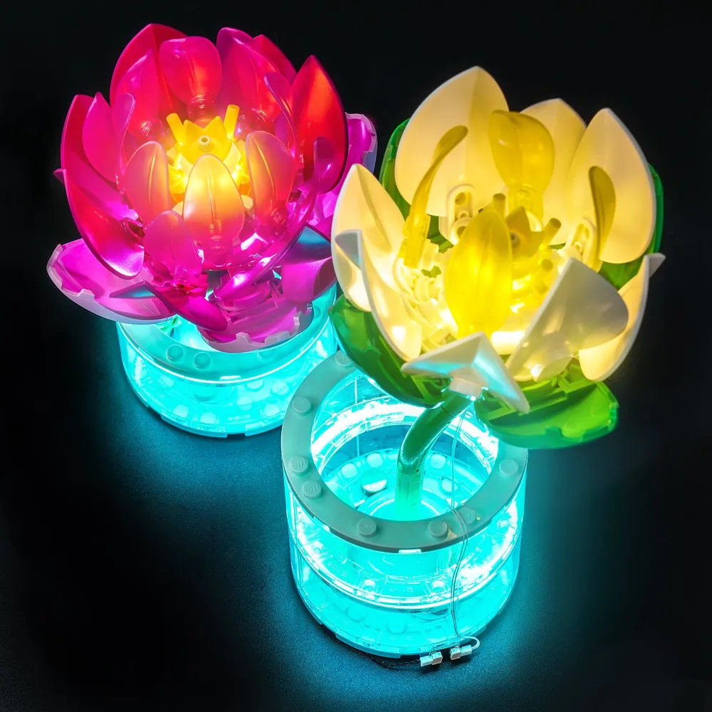 LEGO Water Lilies 11511 display with BrickBling warm light from below