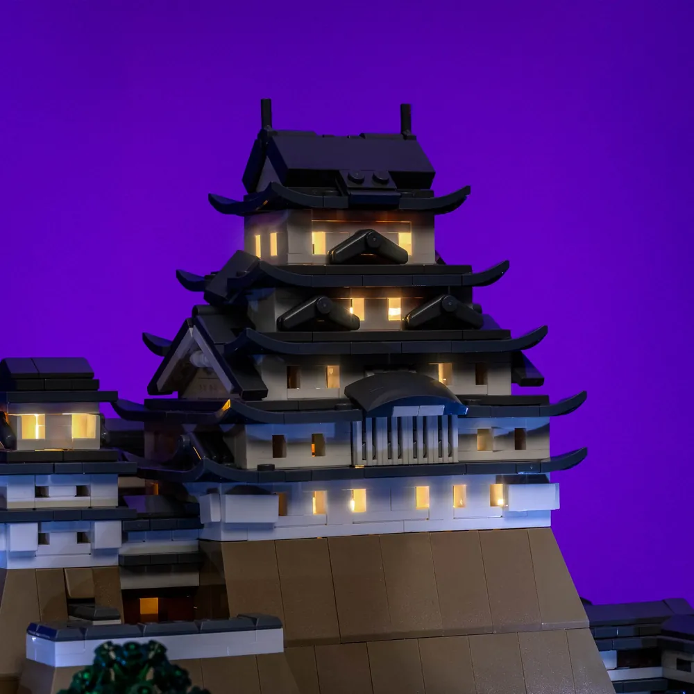 LightMyBricks illumination on Himeji Castle 21060's iconic roofs