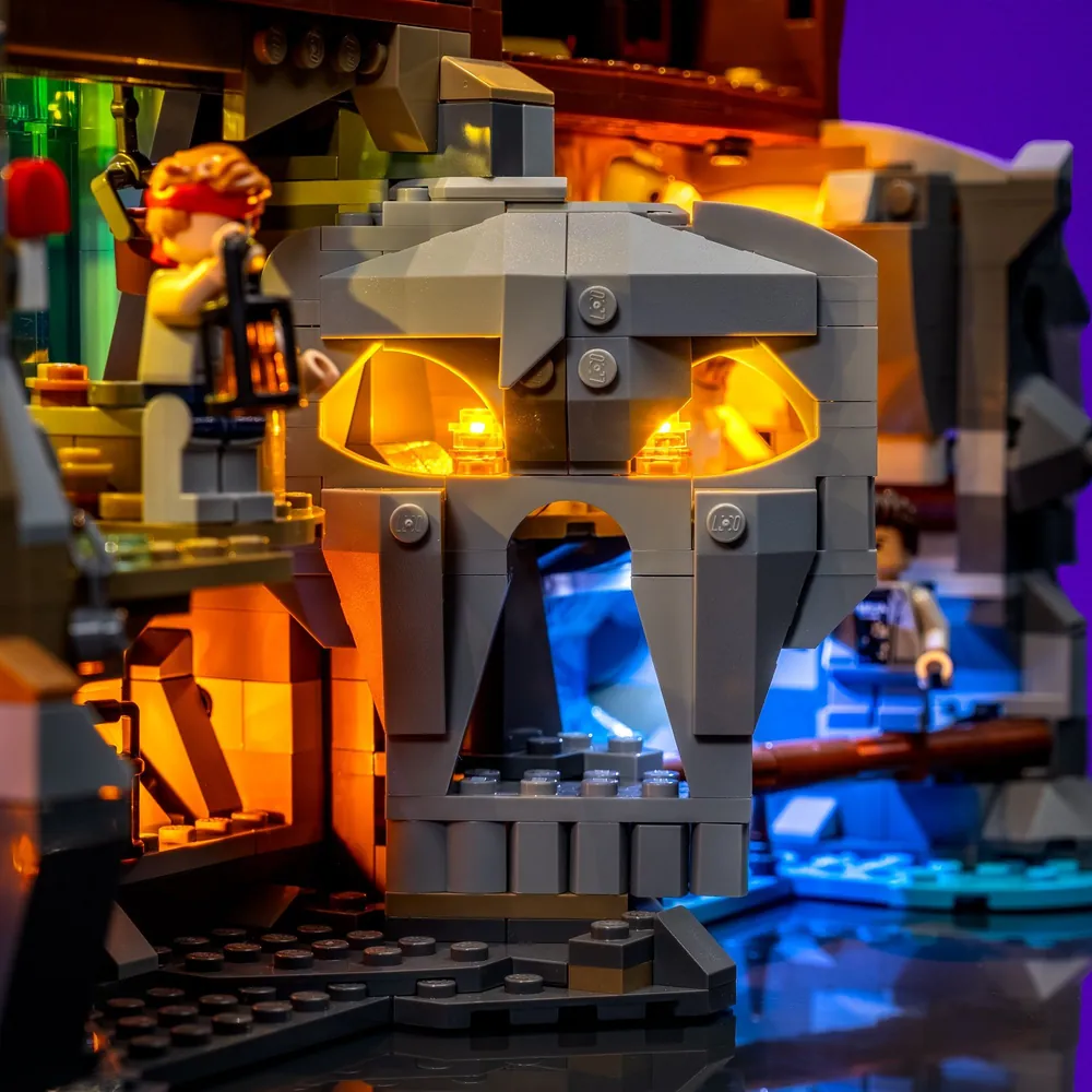 LightMyBricks detailed lighting on Goonies interior