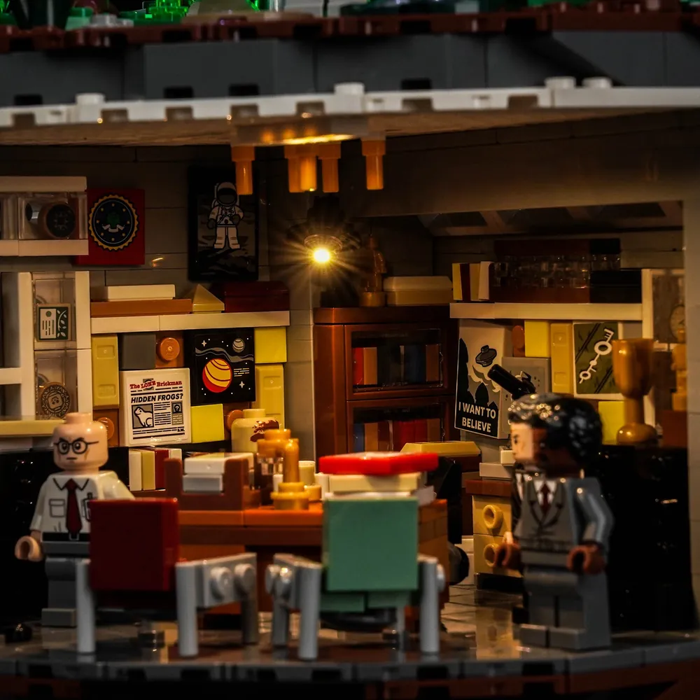 BrickBling remote control module for X-Files 21369 lighting