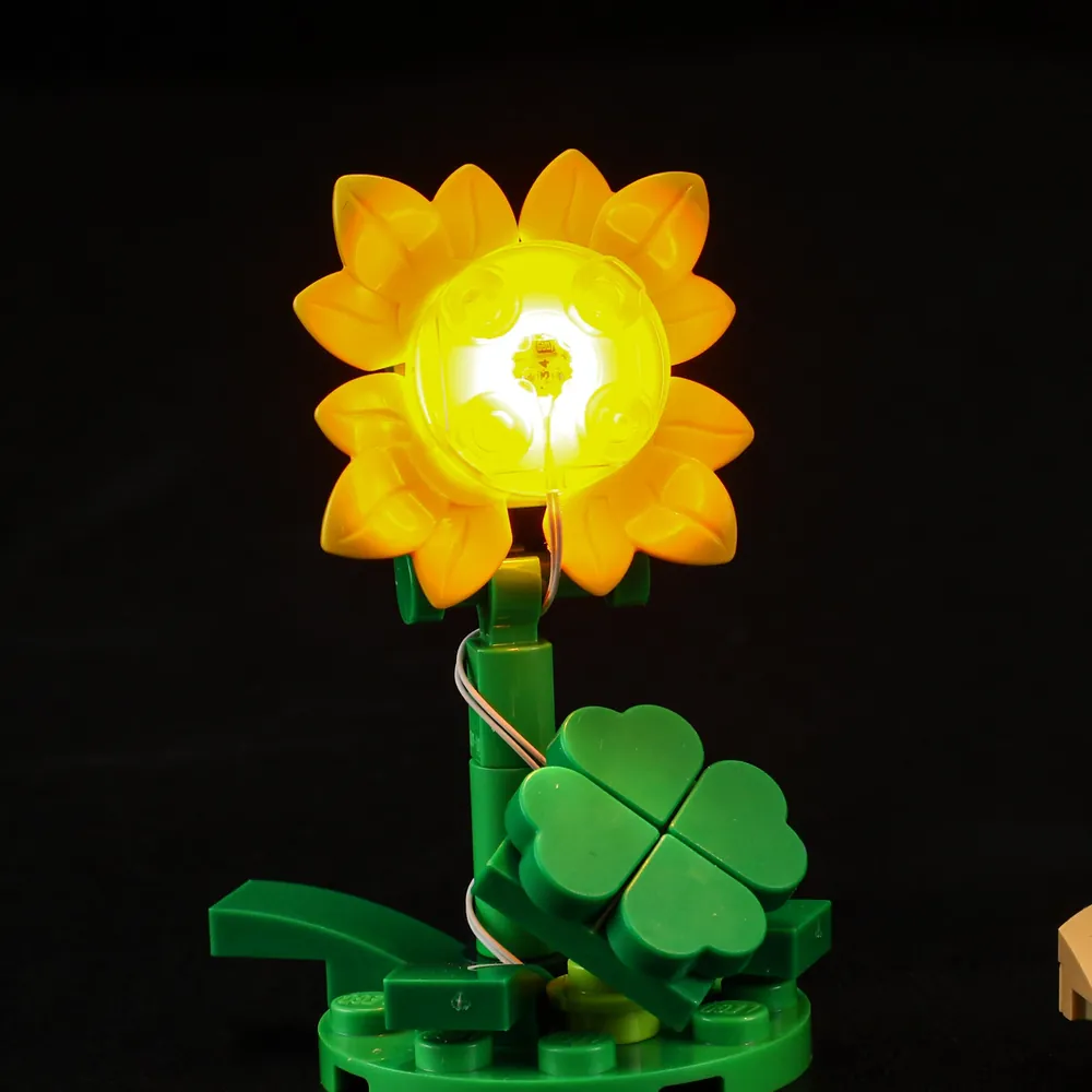 Lightailing kit installed on LEGO 31162