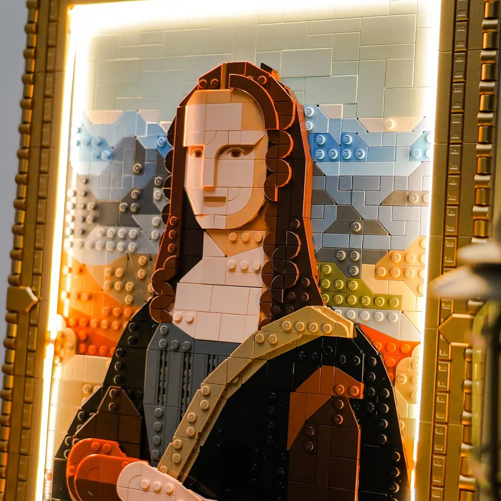 Modular micro-LED lights from BrickBling for the LEGO Mona Lisa set