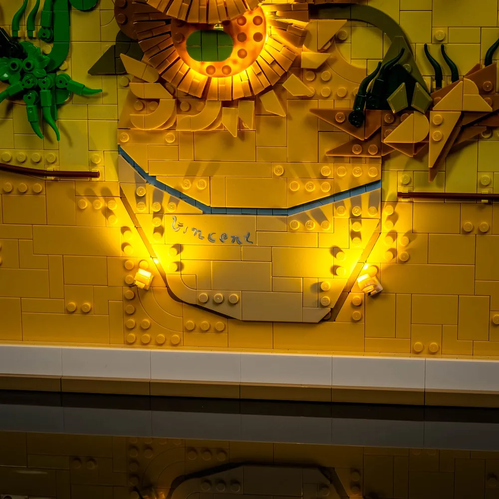 LightMyBricks lit LEGO Sunflowers with subtle ambiance