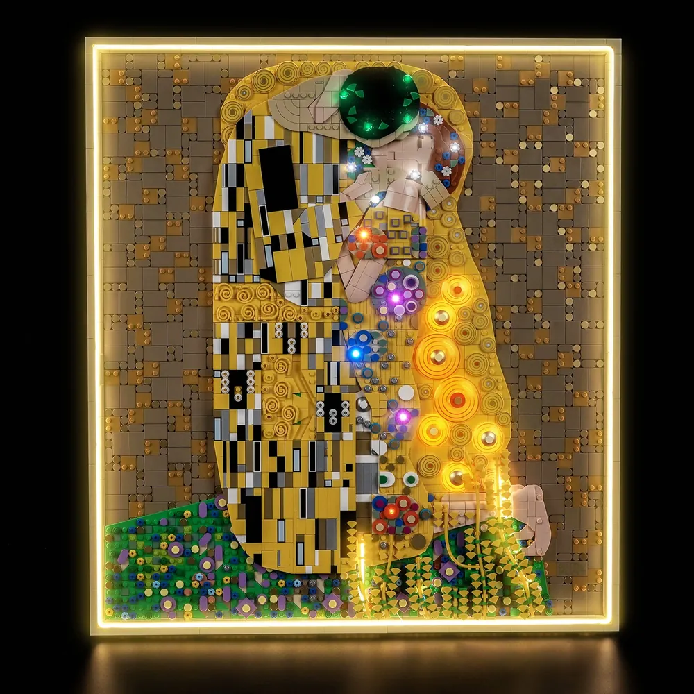 BrickBling LED kit for LEGO Art The Kiss 31221 illuminating the golden figures