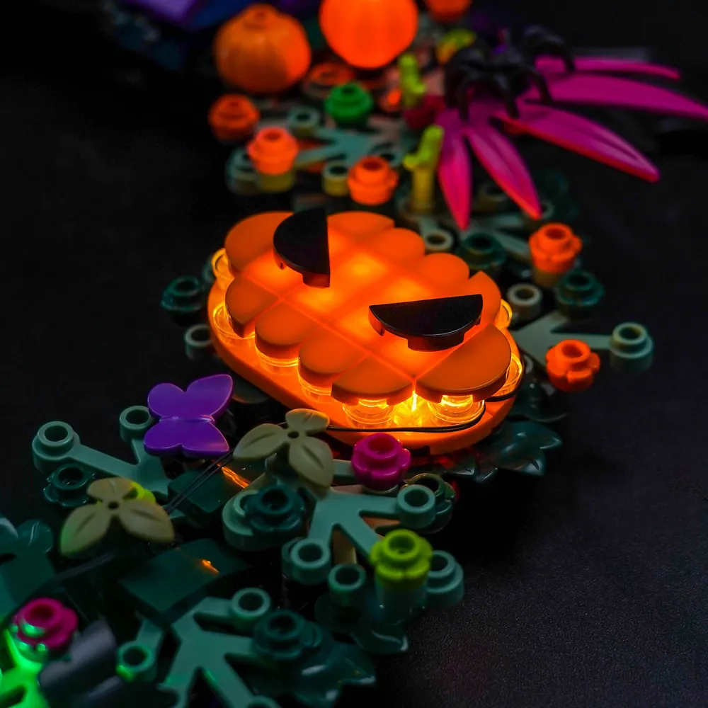 Modular micro-LEDs concealment in LEGO Halloween Wreath