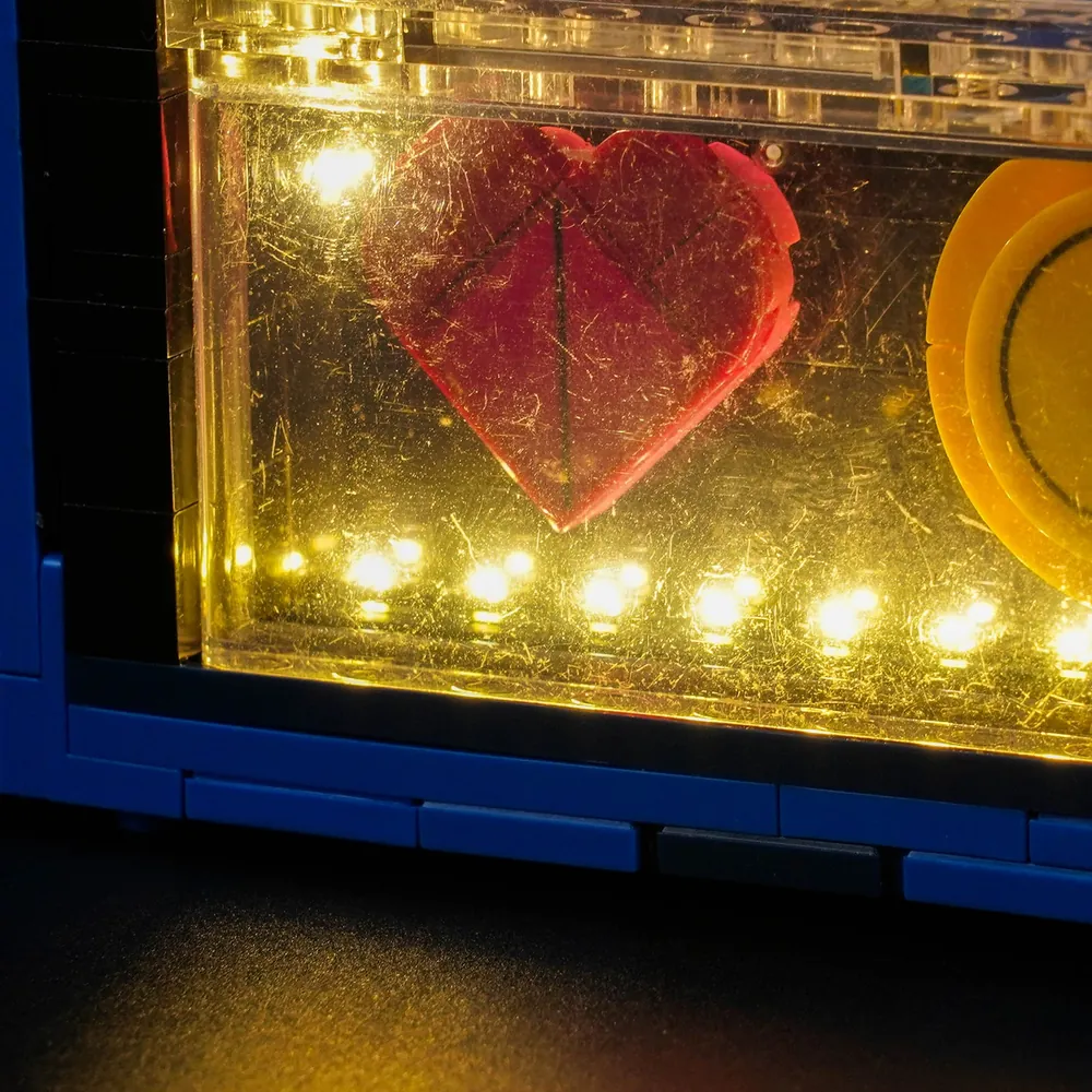 Close-up of BrickBling modular wiring on LEGO 40892 badge case
