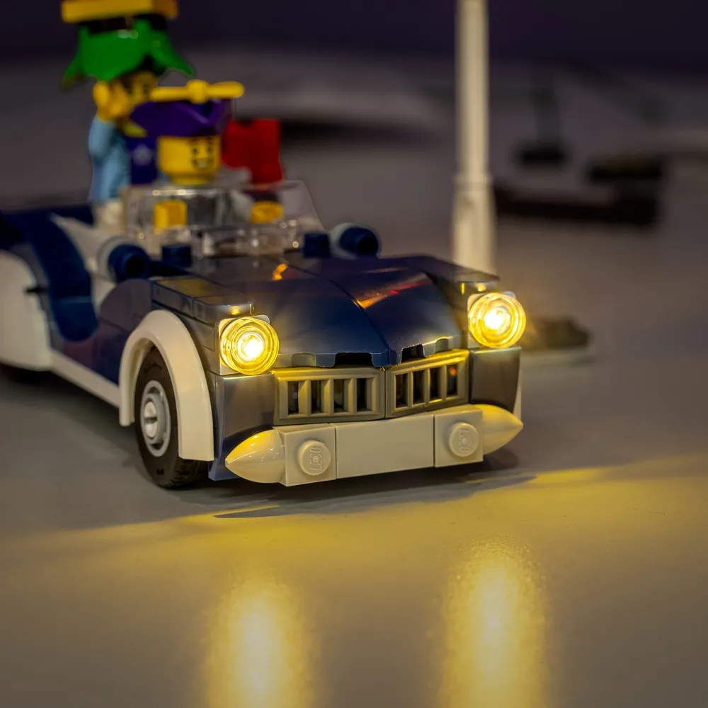 Close-up of pre-soldered harness on LEGO Vintage Parade Car 40913