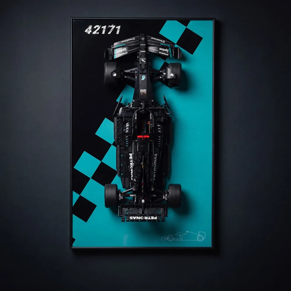 Game of Bricks LED wall-mount display for LEGO Technic Mercedes-AMG F1 42171