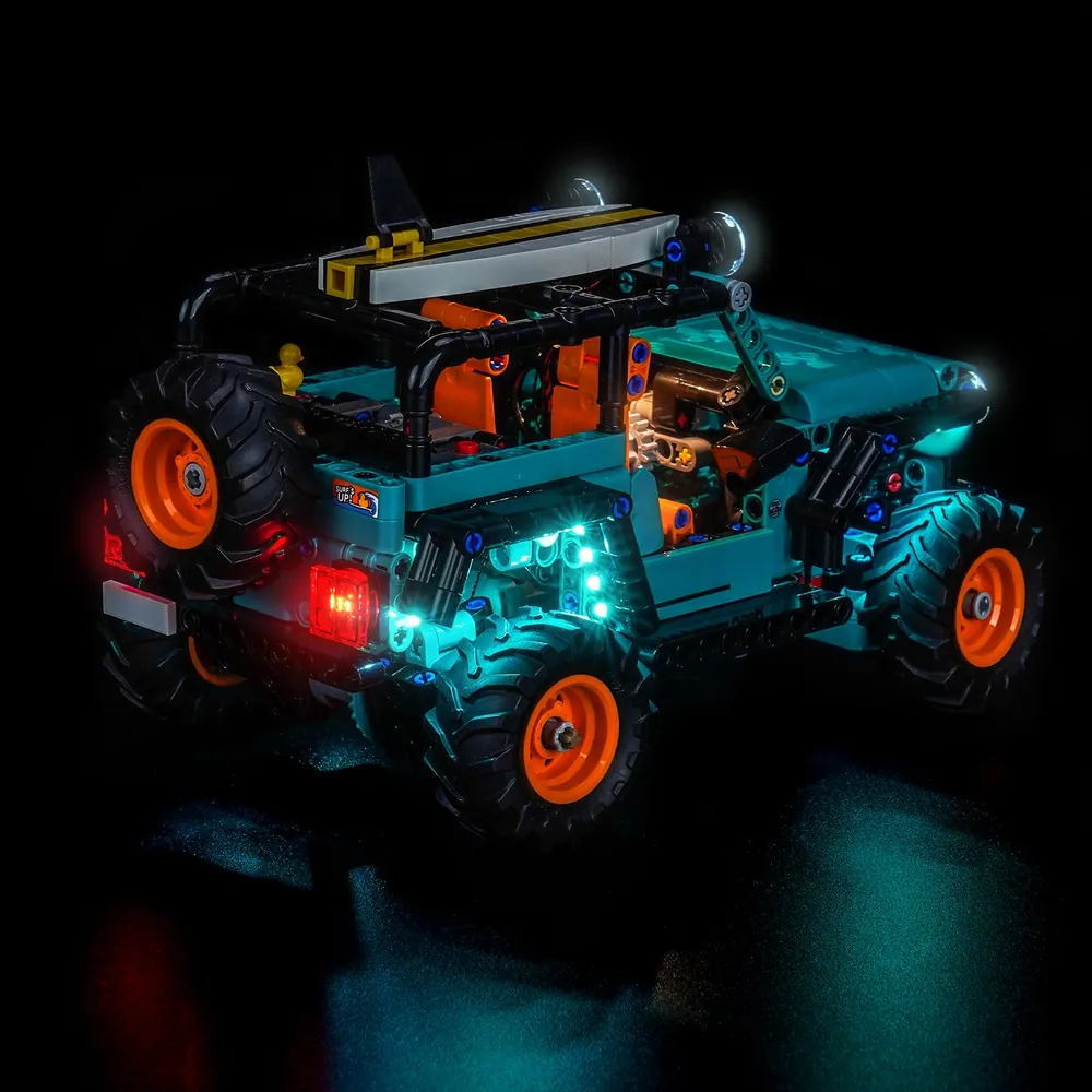 BrickBling Jeep Wrangler Rubicon 42227 lit in dark room