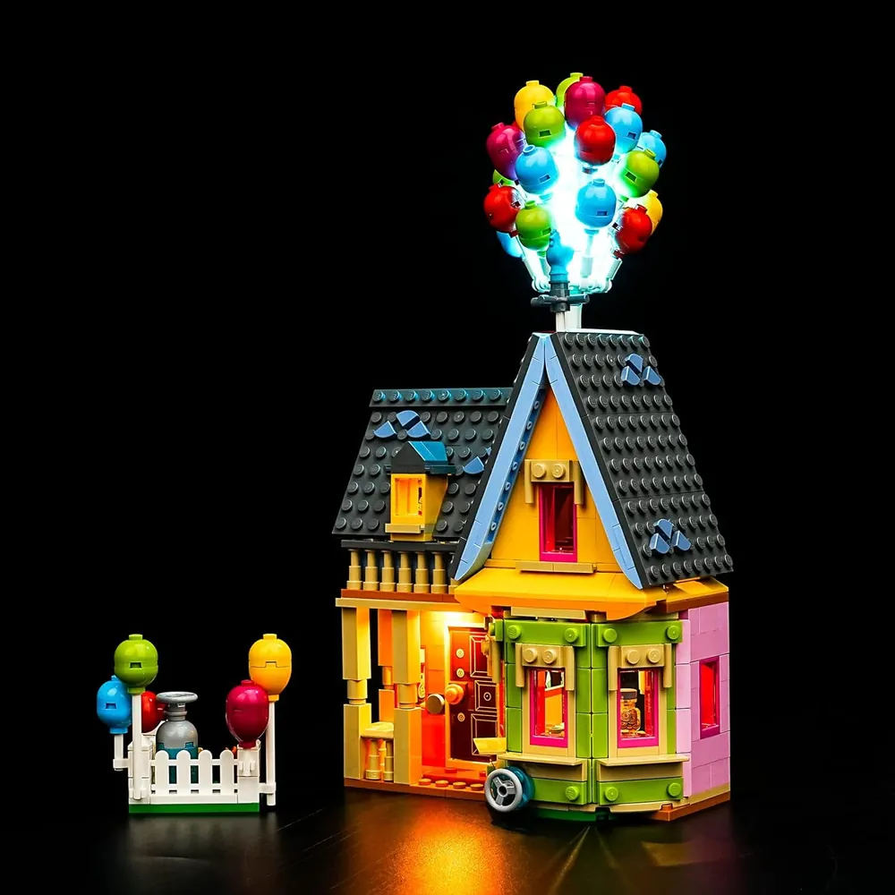 BrickBling LED light kit for LEGO Up House 43217 glowing in warm white
