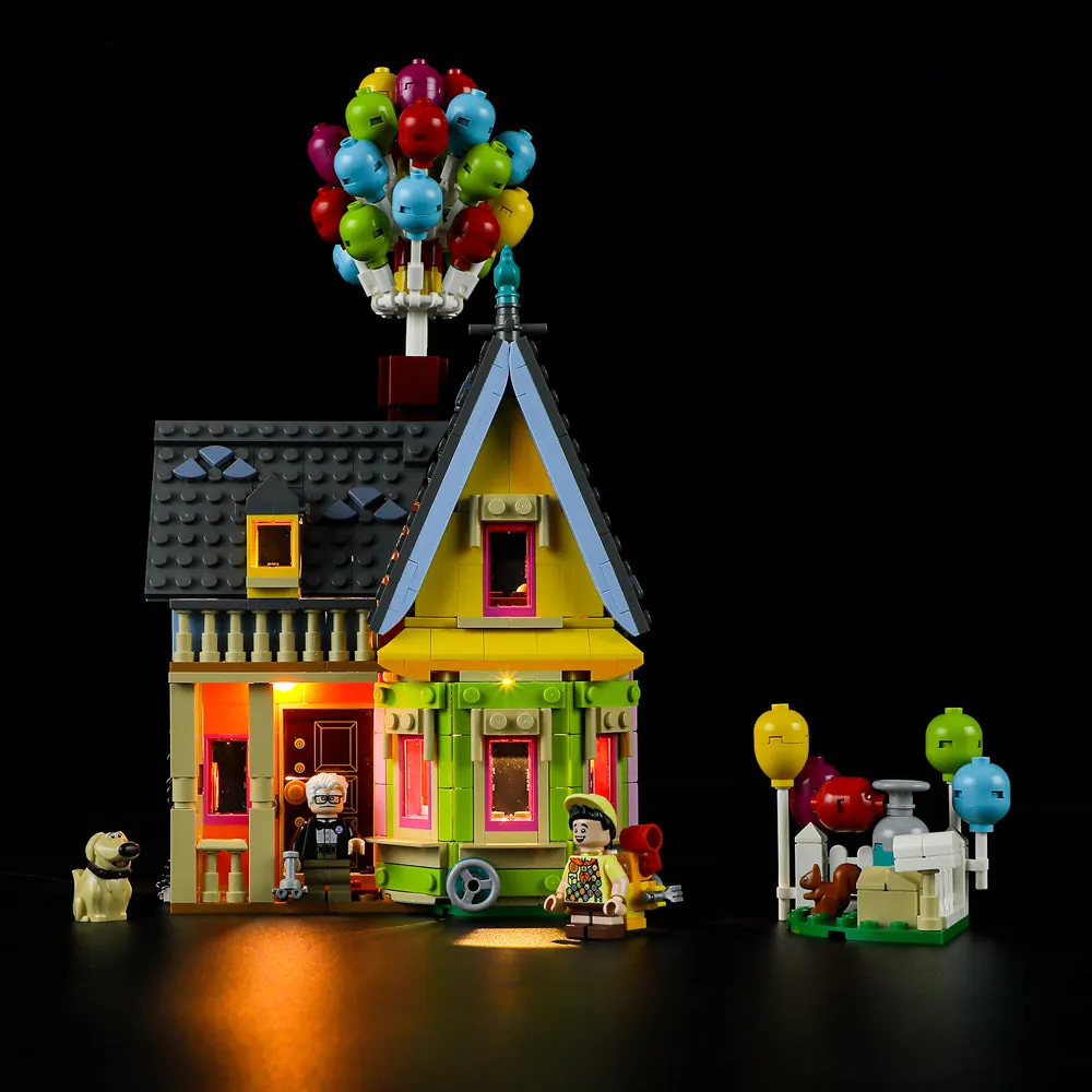 Lightailing LED kit for LEGO Up House 43217 glowing in warm light