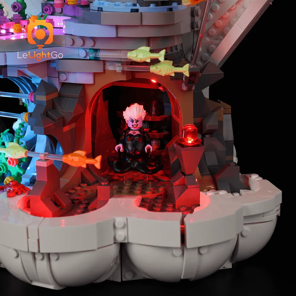 LeLightGo modular micro-LEDs illuminating the clamshell interior