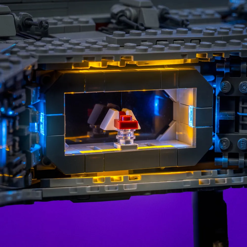 Light My Bricks Venator LED installation: command bridge highlighted
