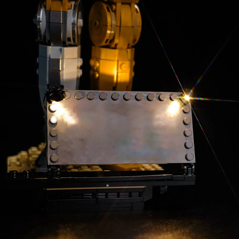 Light-Control version of BrickBling LED kit for LEGO C-3PO