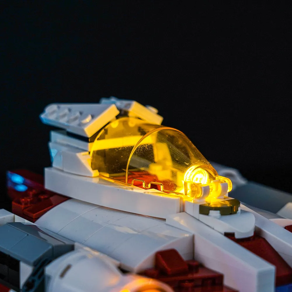 BrickBling modular micro-LEDs installed on LEGO V-19 Torrent Starfighter