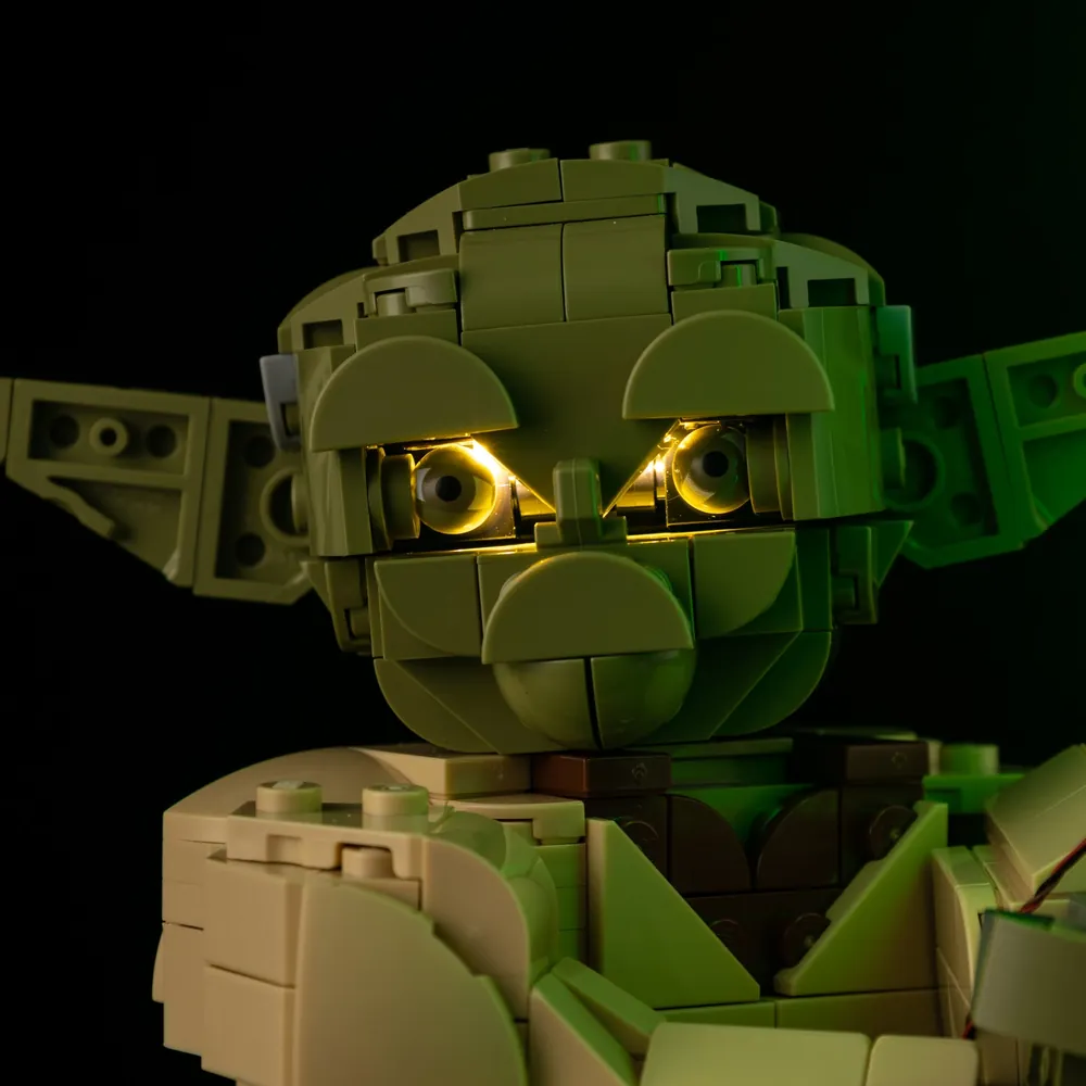 Close-up of standard gauge wiring on Yoda Bust 75438