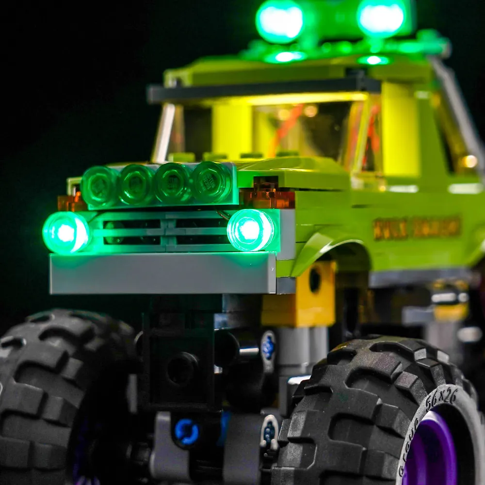 Close-up of BrickBling LEDs on LEGO 76312 highlighting the confrontation between Hulk and Thanos