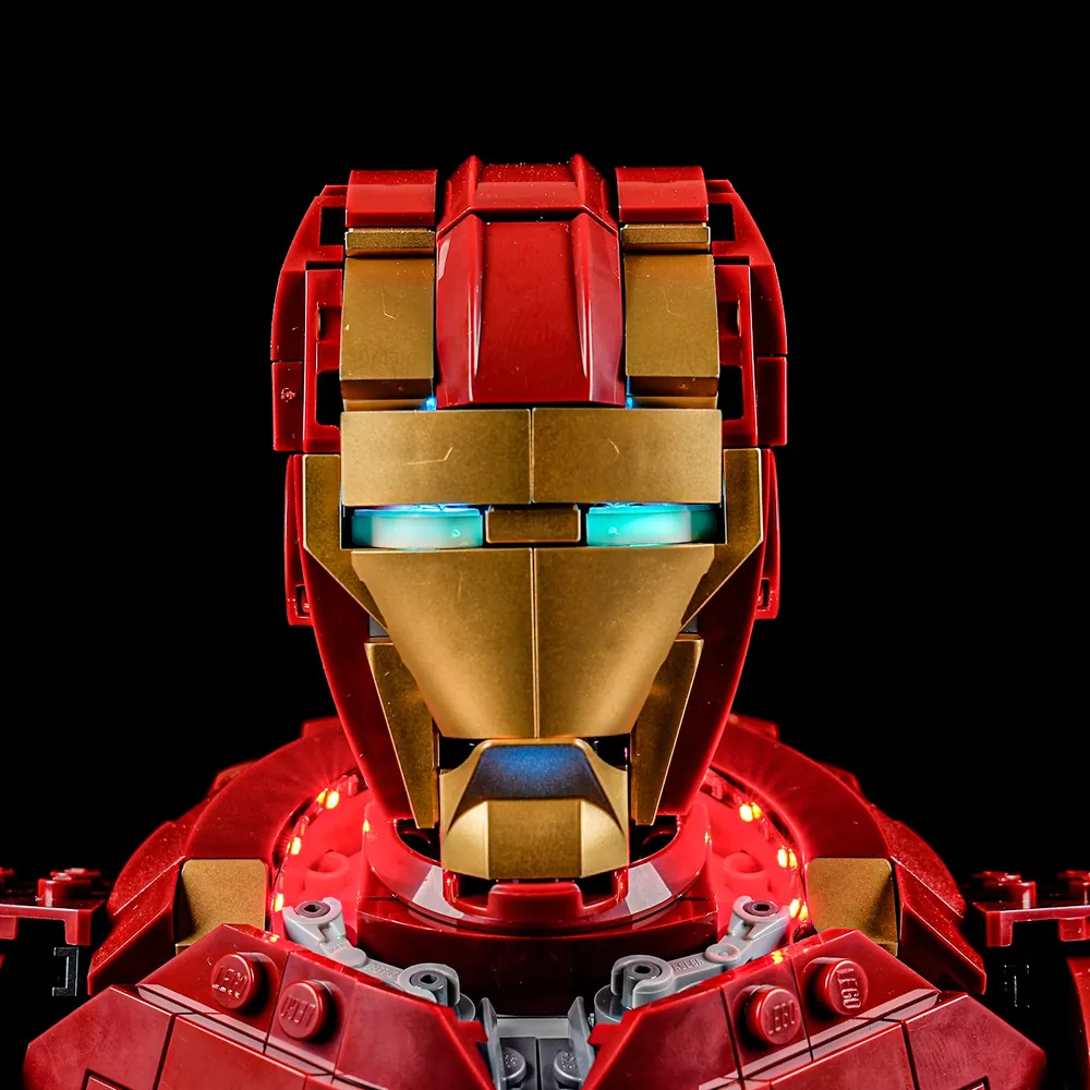 Lightailing LED spotlights on Iron Man MK4 Bust arc reactor