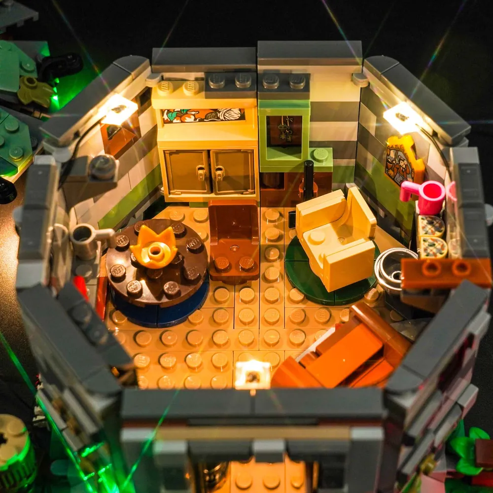 Close-up of BrickBling modular micro-LED on the roof of LEGO 76428