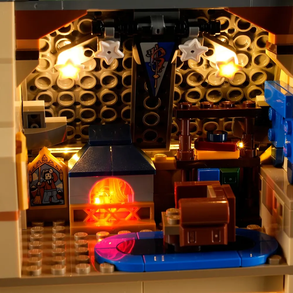 Exterior glow of LEGO 76463 with Lightailing LED kit installed