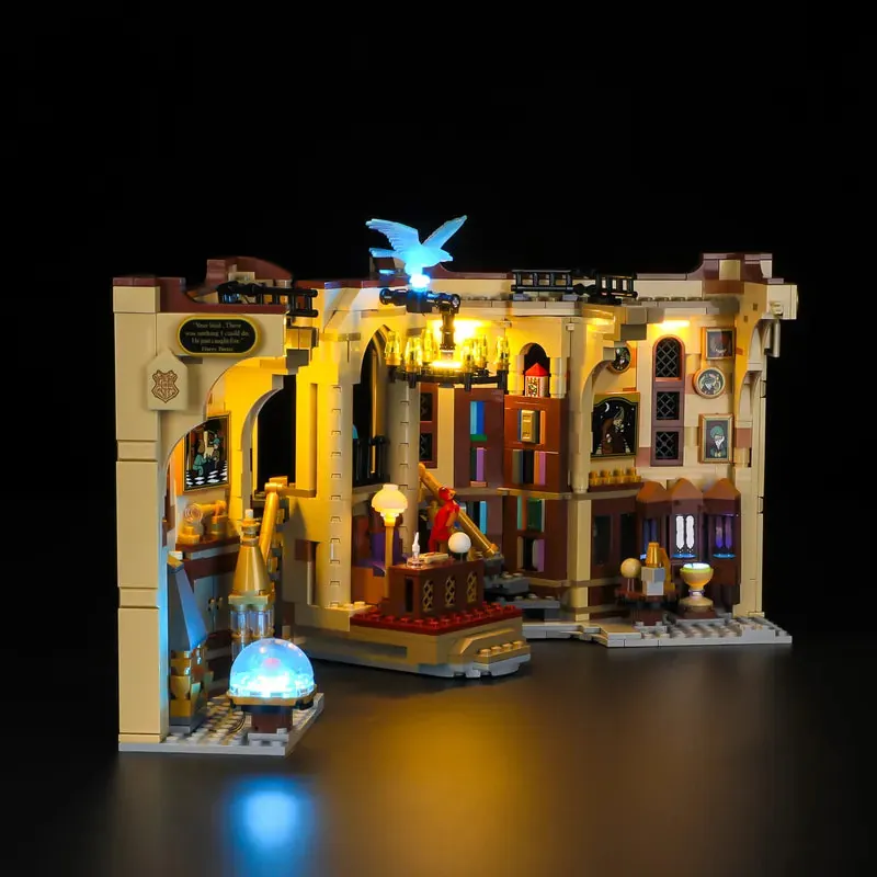 Lightailing lighting effect on Dumbledore's desk