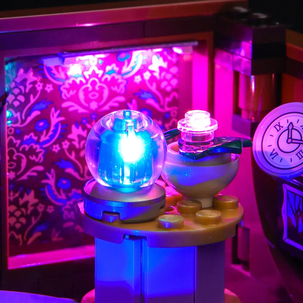 LEGO 76785 Thing's Apartment with BrickBling lights, Classic Version visible