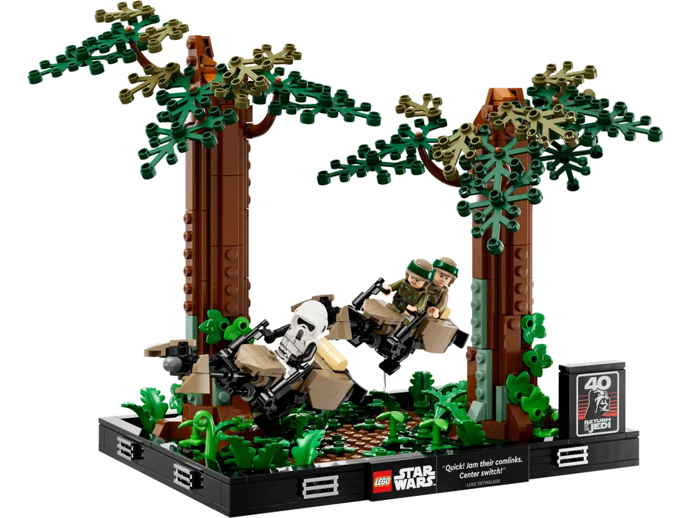 Endor™ Speeder Chase Diorama 75353 image 1