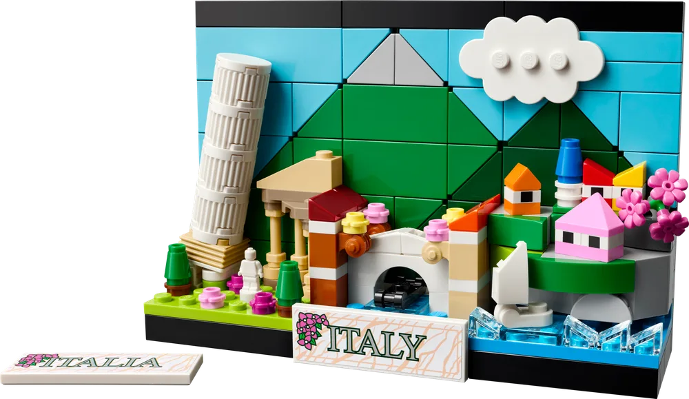 Full LEGO Creator Italy Postcard set, displaying iconic Italian landmarks in micro-scale.