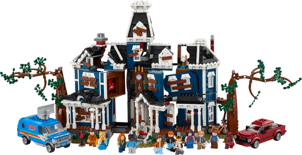 Full LEGO Creel House model from Stranger Things with minifigures and vehicles