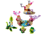 LEGO 40716 Alien Planet Habitat set components with alien creatures and modular terrain.