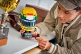 Senna minifigure detail