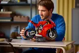 Builder with Technic Ducati