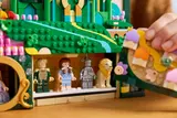 Hidden minifigure compartment in LEGO Oz set.
